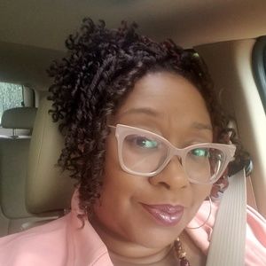 Meet your Posher, Valerie